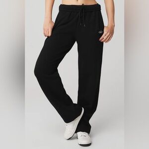 Alo Yoga Accolade Straight Leg Sweatpants - Black sz xsmall